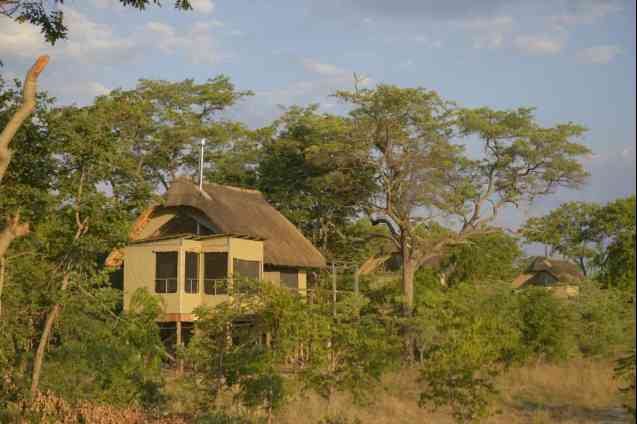 Elephants-eye-hwange-chalet