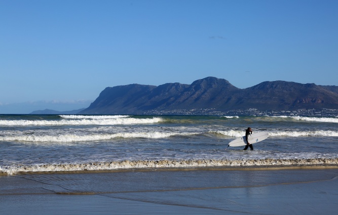 Cape Town activities, surfing