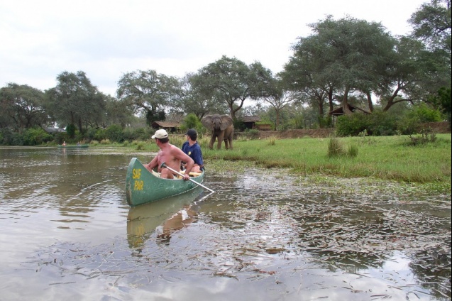 Zambia Lower Zambezi canoe trip