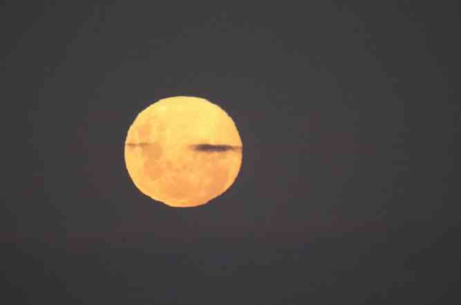 April 2020 super moon