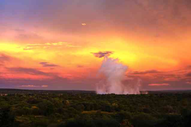 Vic Falls, the smoke that thunders