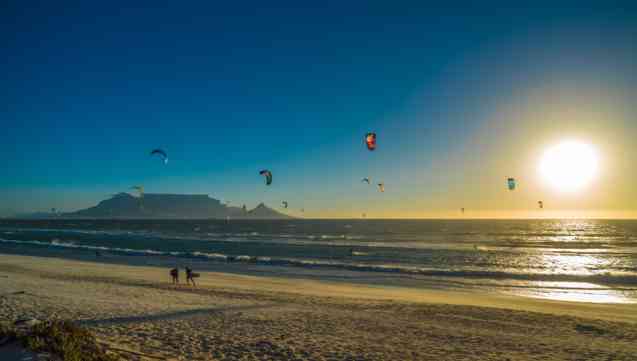 Kitesurfing in Cape Town