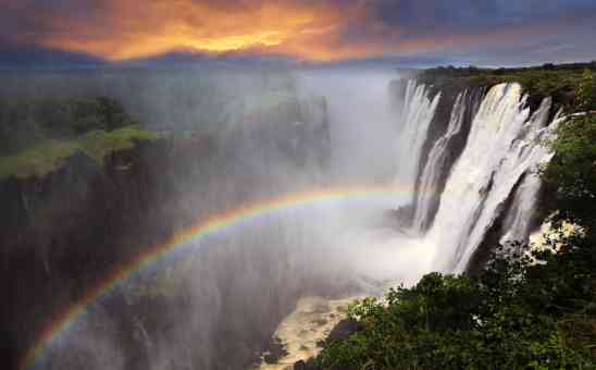 Best Time to Visit Victoria Falls in Zambia or Zimbabwe