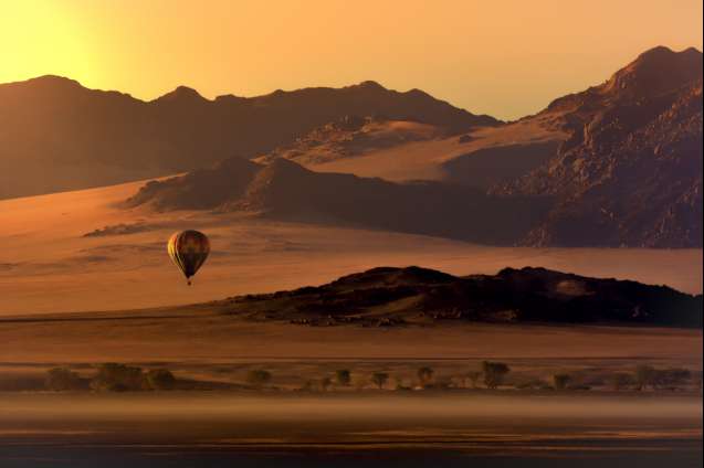 Hot air ballooning at Soussusvlei