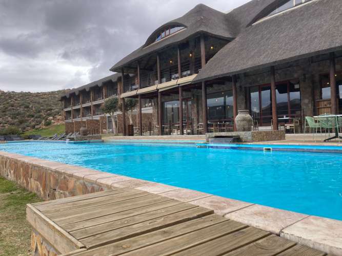 Aquila safari accommodation and pool
