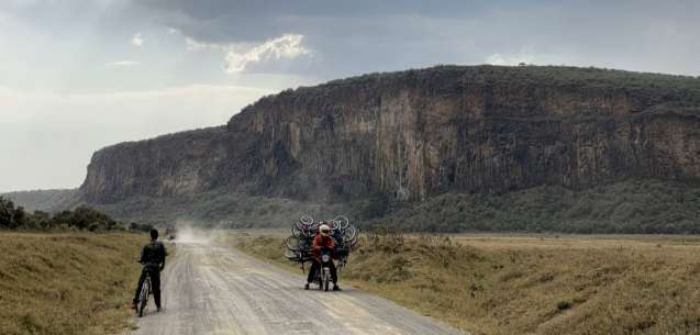 Road to hells gate kenya safari