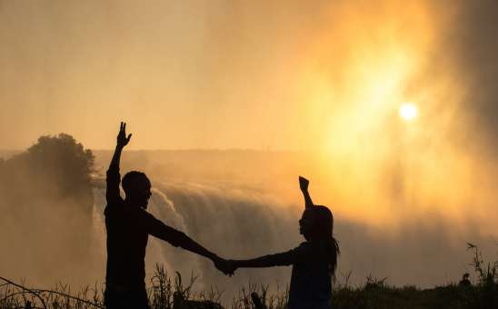 10 Best African Safari Tours That Visit Victoria Falls (on a Budget)