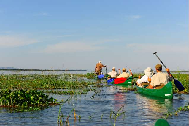 Mana pools canoe safari